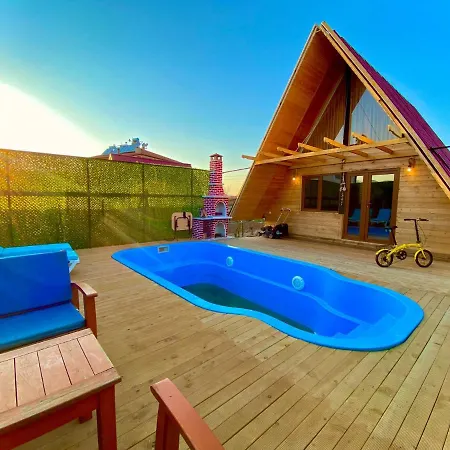 Дом отдыха Refreshing Bungalow With Private Pool, Garden And Bbq In *